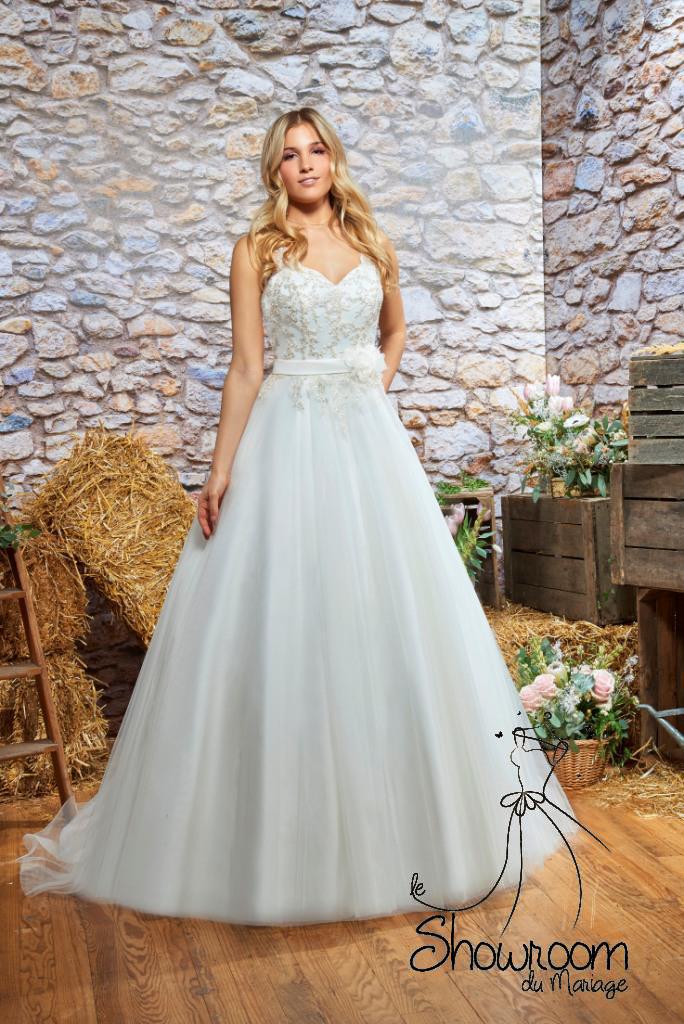 Robes de mariée 203-19 : 740€