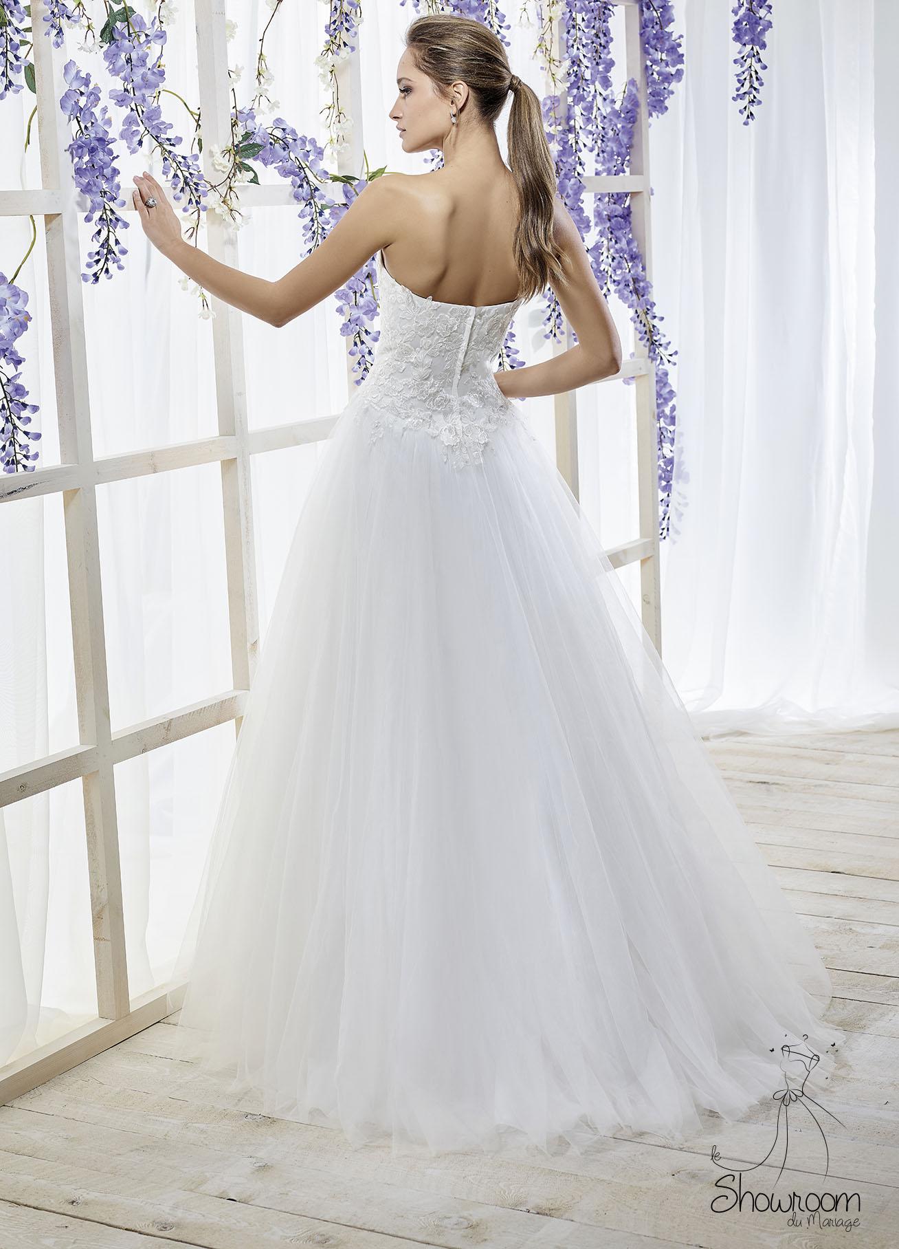 Robes de mariée 205-37 : 680€