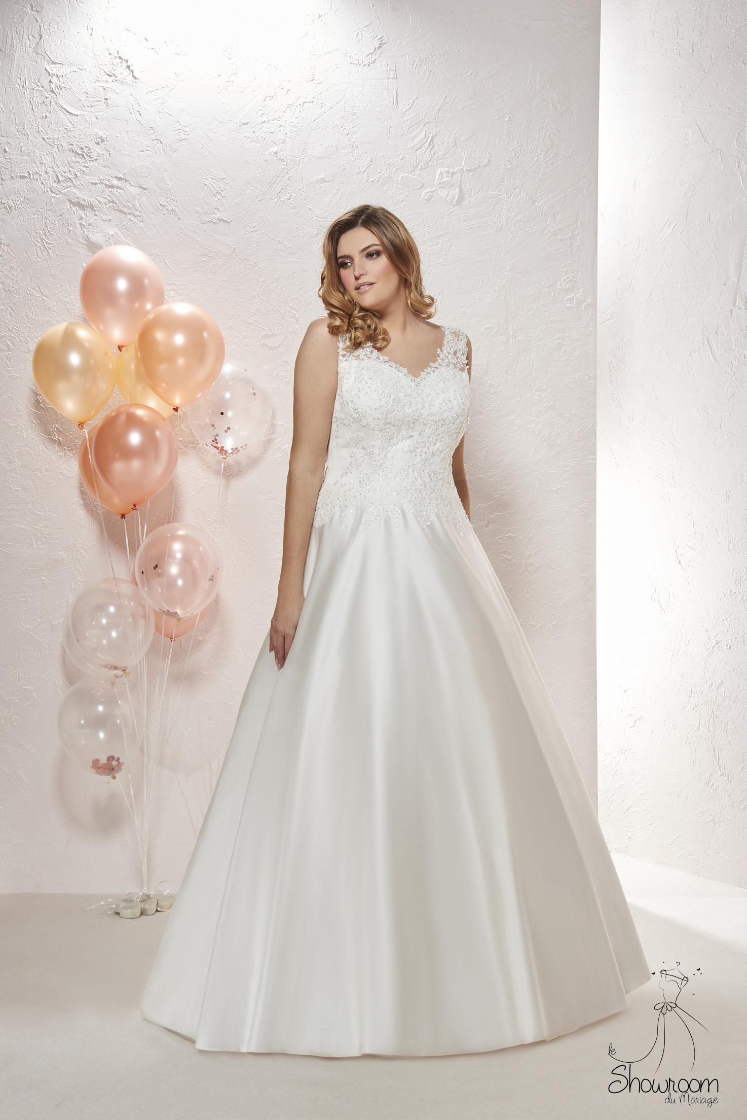 Robes de mariée 208-05 : 889€