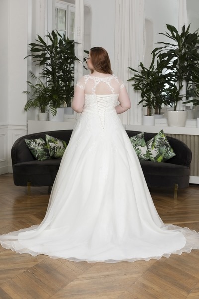 Robes de mariée 228-10 : 889€