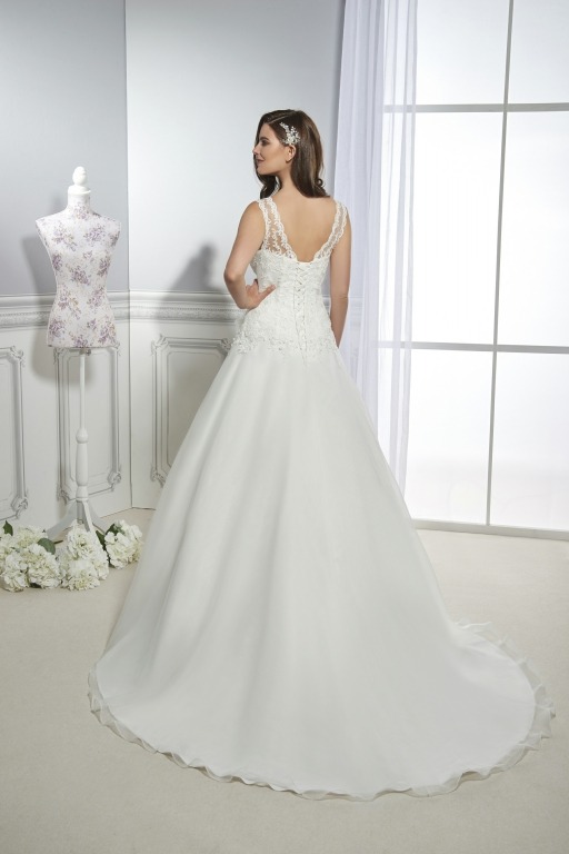 Robes de mariée 194-21 : 789€