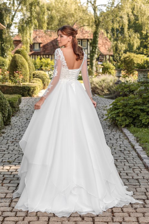 Robes de mariée 237-03 : 750€